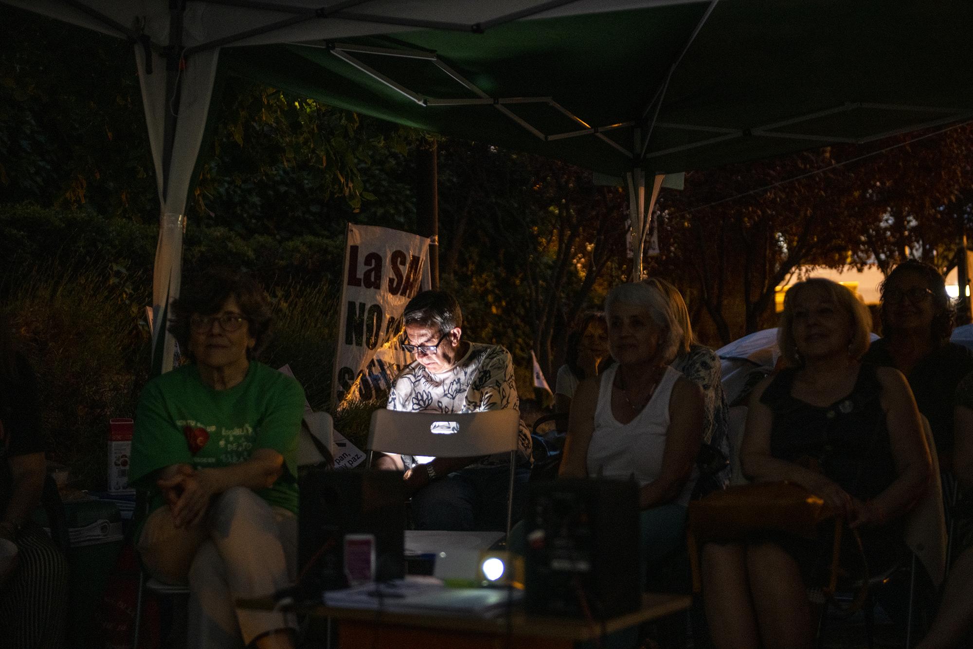 Acampada en el Centro de Salud Los ángeles en Villaverde - 7